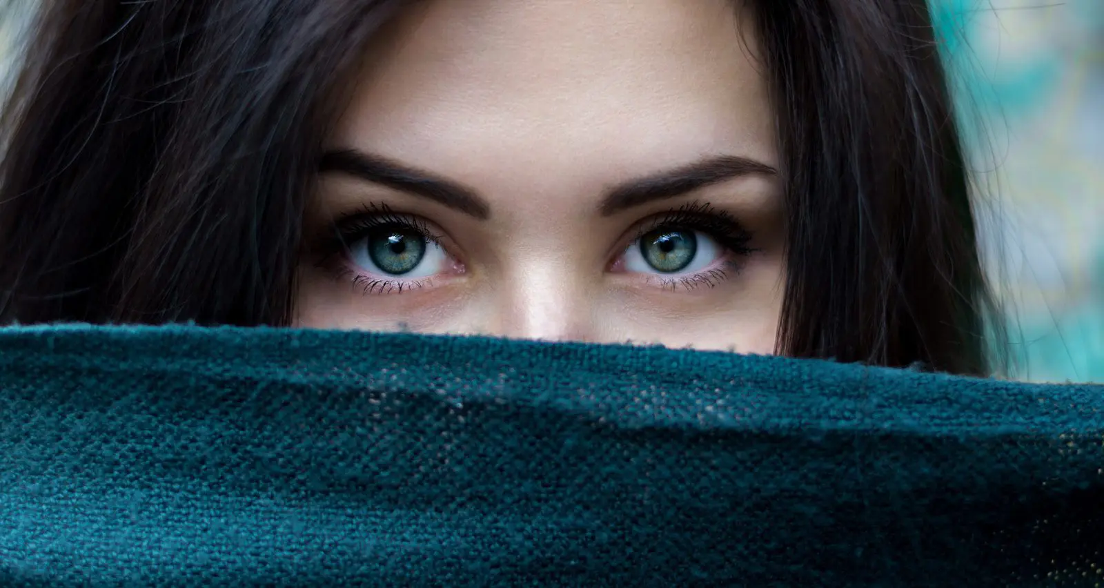 Photo by Alexandru Zdrobău Introvert